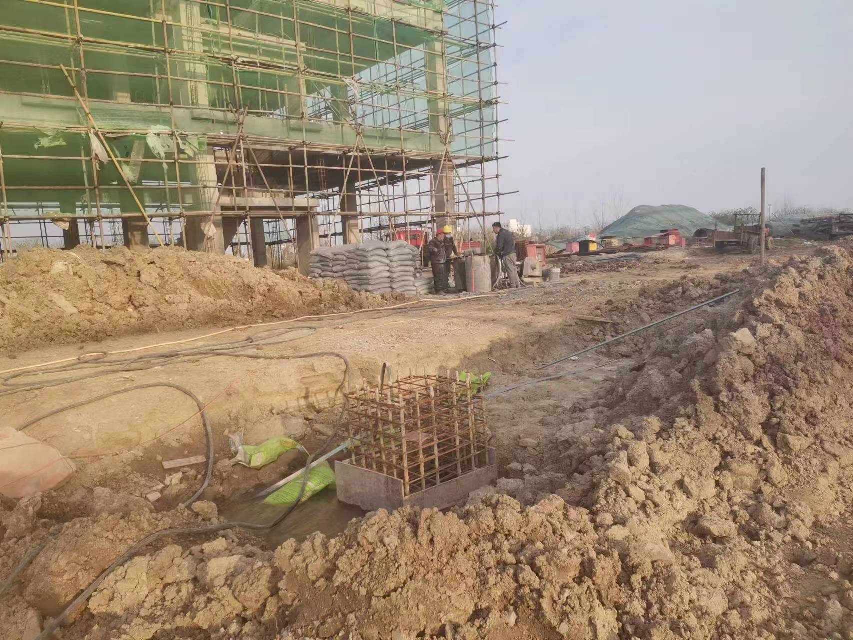 东成镇当桥梁出现裂缝的时候应该及时加固修补